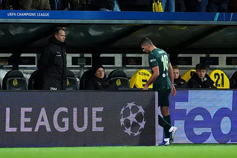 بطاقة حمراء.. رودري يعقد موقف مانشستر سيتي أمام جليمت في دوري الأبطال